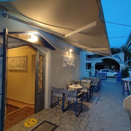 Villa Cosmos Inn Olympic Beach Exterior photo