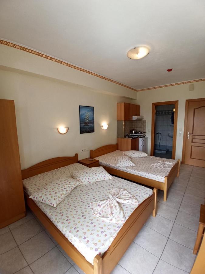 Villa Cosmos Inn Olympic Beach Exterior photo