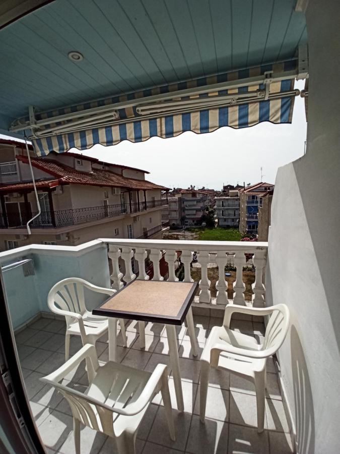 Villa Cosmos Inn Olympic Beach Exterior photo