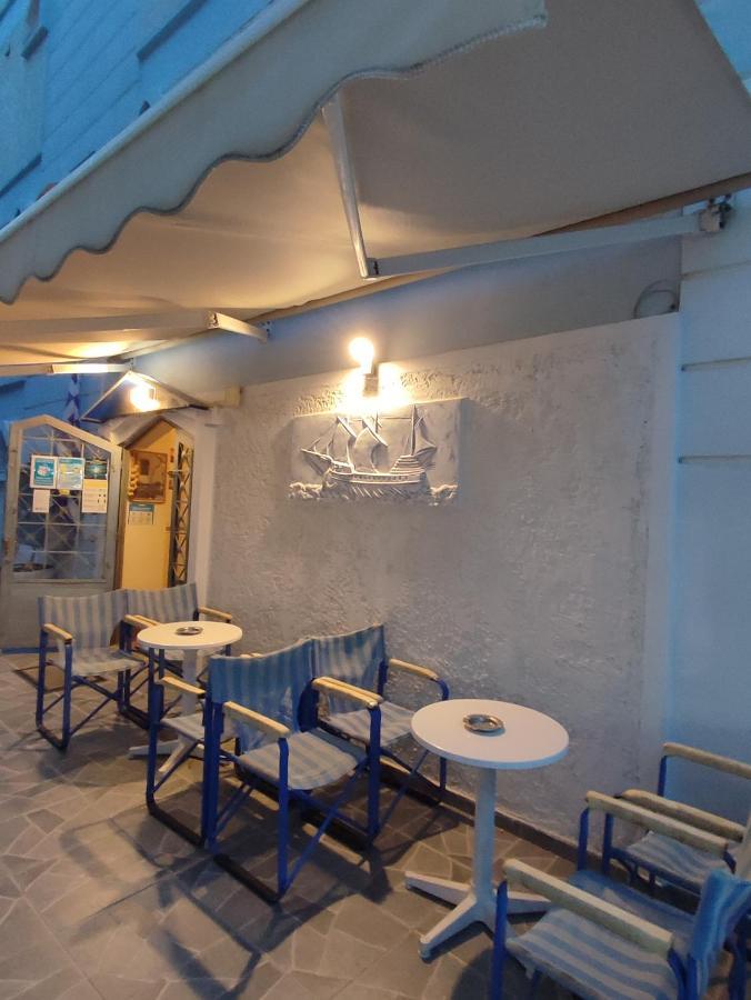 Villa Cosmos Inn Olympic Beach Exterior photo